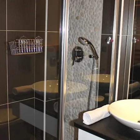 Planards Centre Foot Of The Planards Slopes * شامونكس