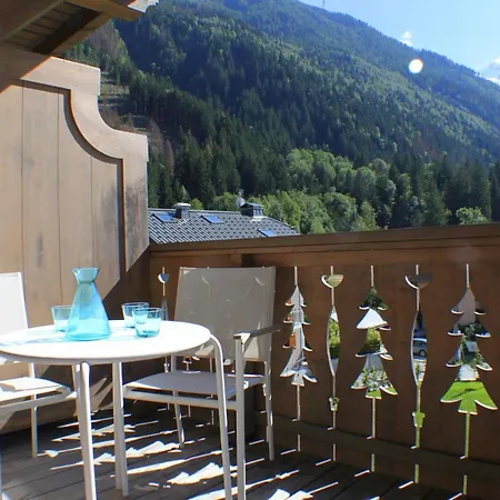 Planards Centre Foot Of The Planards Slopes Chamonix Mont Blanc