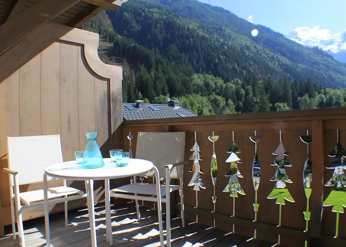 Planards Centre Foot Of The Planards Slopes שאמוני